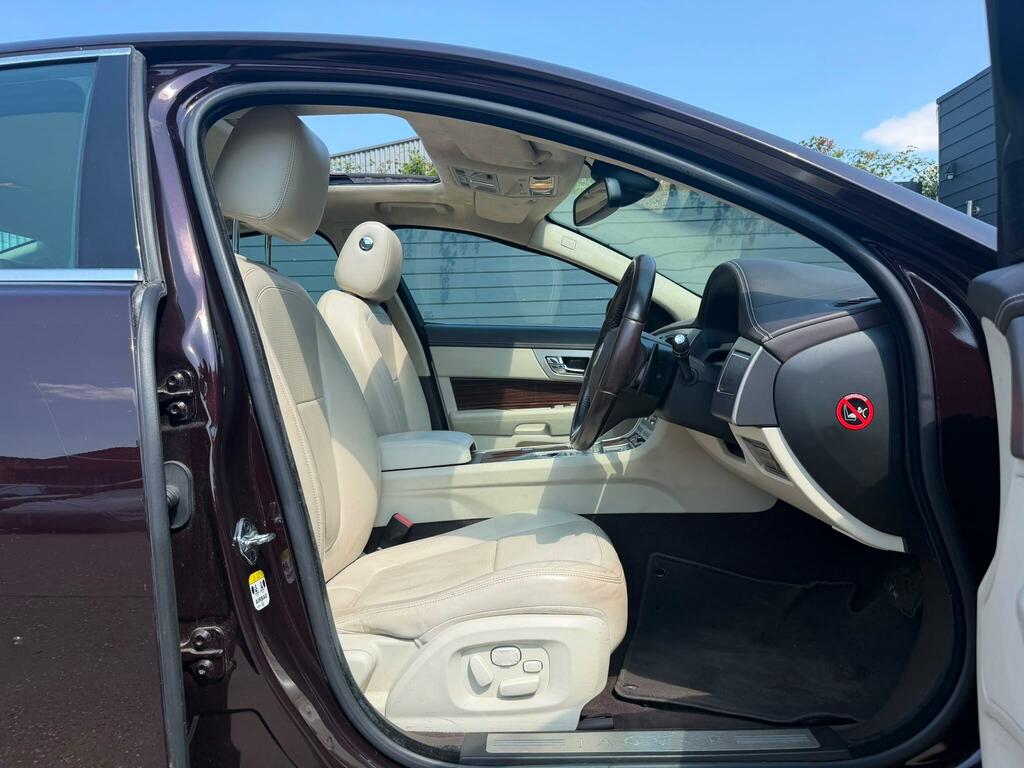 Jaguar XF 3.0D V6 Portfolio Euro 5 OO03CCP Red #2