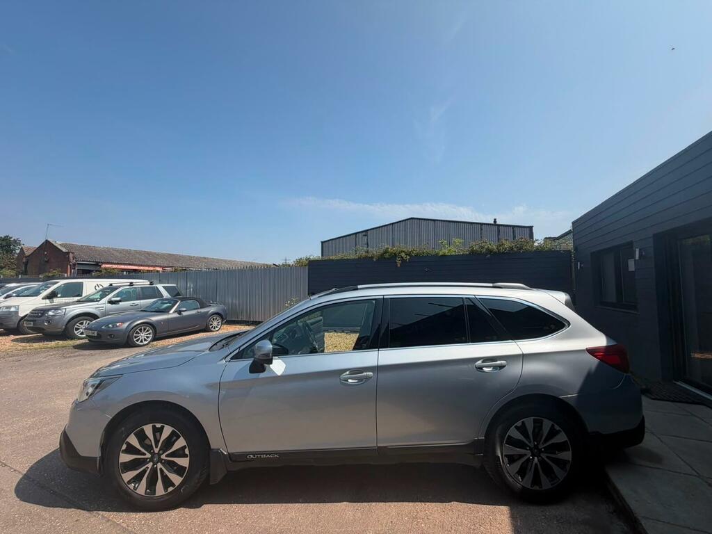 Subaru Outback Estate Gold #7
