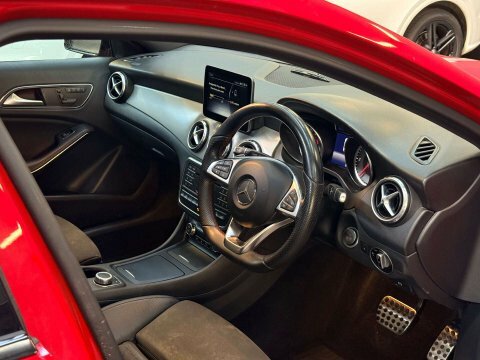 Mercedes-Benz GLA Class 2.1 Gla 220 HS17PYL Red #2