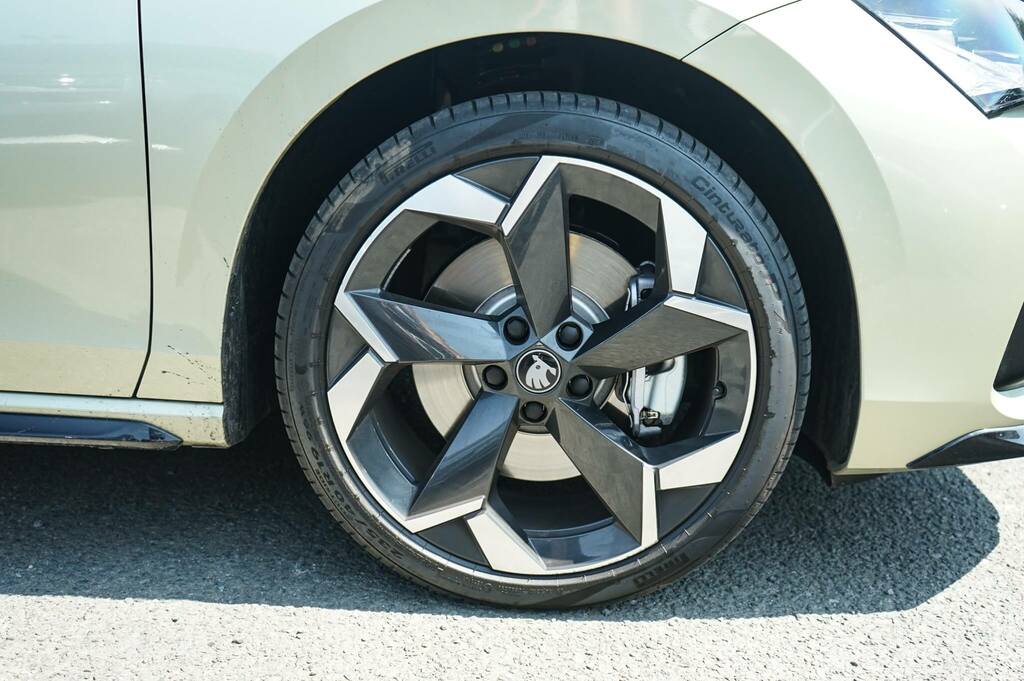 Skoda Superb 1.5 Tsi Iv Sportline Dsg BV26RHK Yellow #5