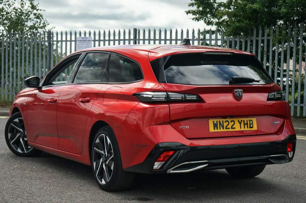 Peugeot 308 1.6 Plug-in Hybrid Allure Premium E-eat8 Red #2