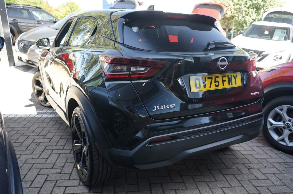 Nissan Juke 1.6 Hybrid Tekna OV75FWY Black #3