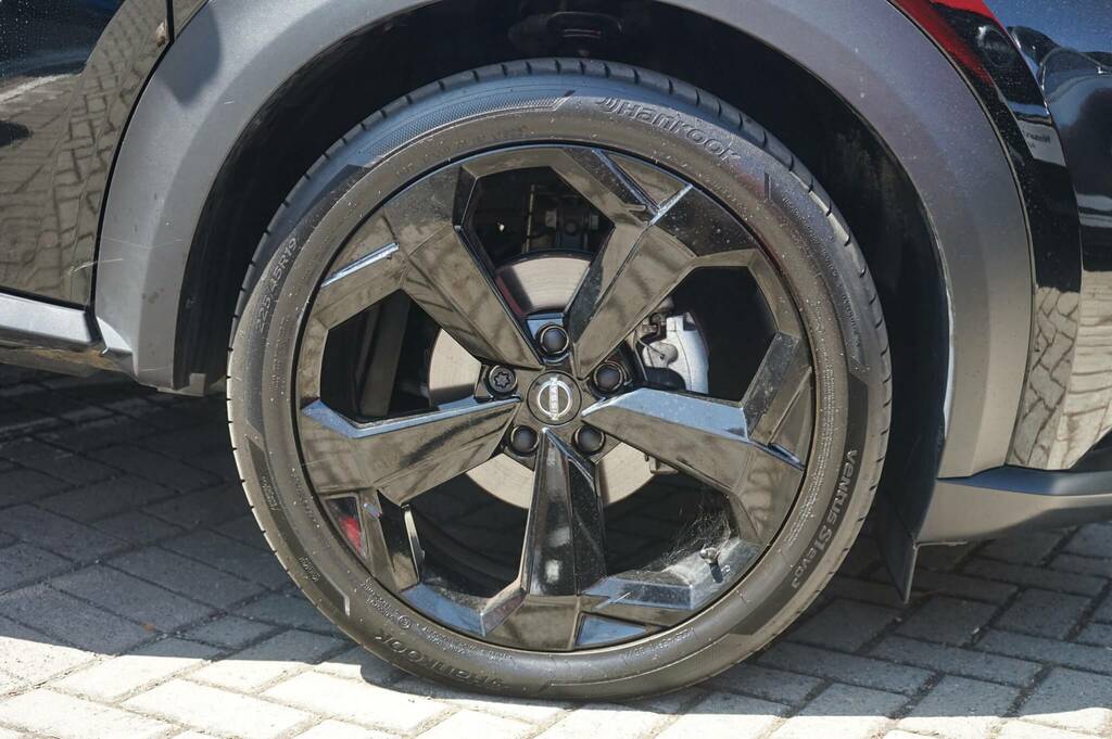 Nissan Juke 1.6 Hybrid Tekna OV75FWY Black #4