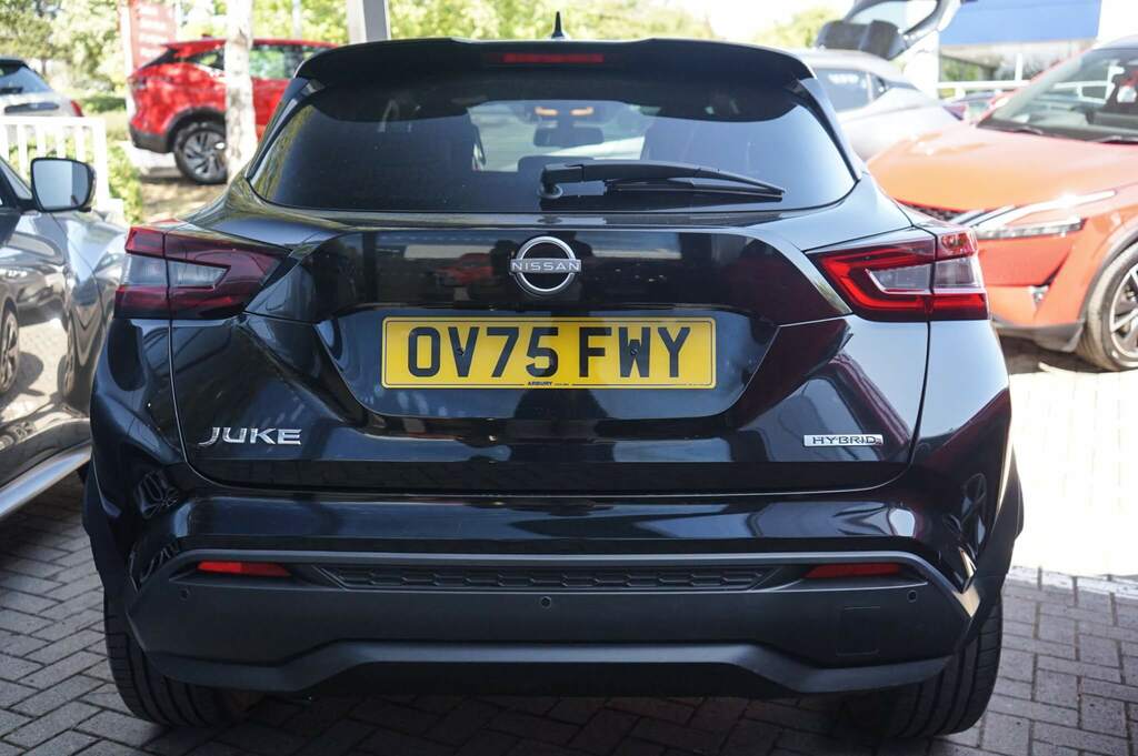 Nissan Juke 1.6 Hybrid Tekna OV75FWY Black #6