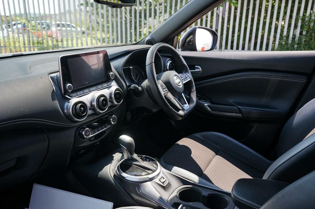 Nissan Juke 1.6 Hybrid N-connecta Black #2