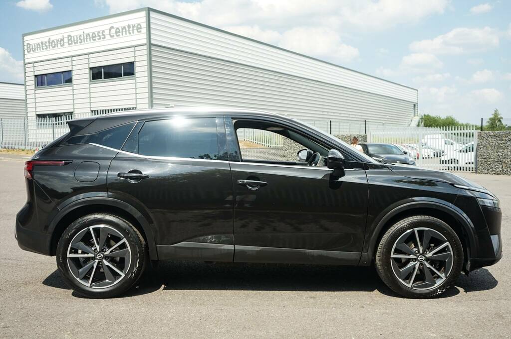 Nissan Qashqai 1.3 Dig-t Mh 158 Tekna Xtronic NC72KBZ Black #4