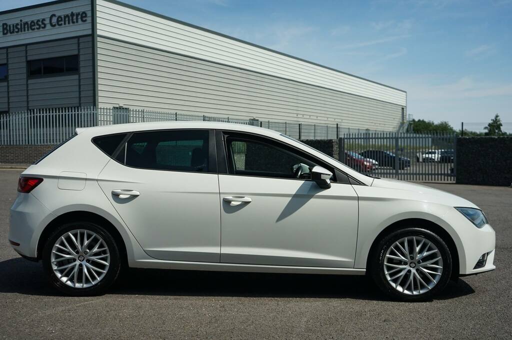 Seat Leon 1.6 Tdi 110 Se Dynamic Technology White #5