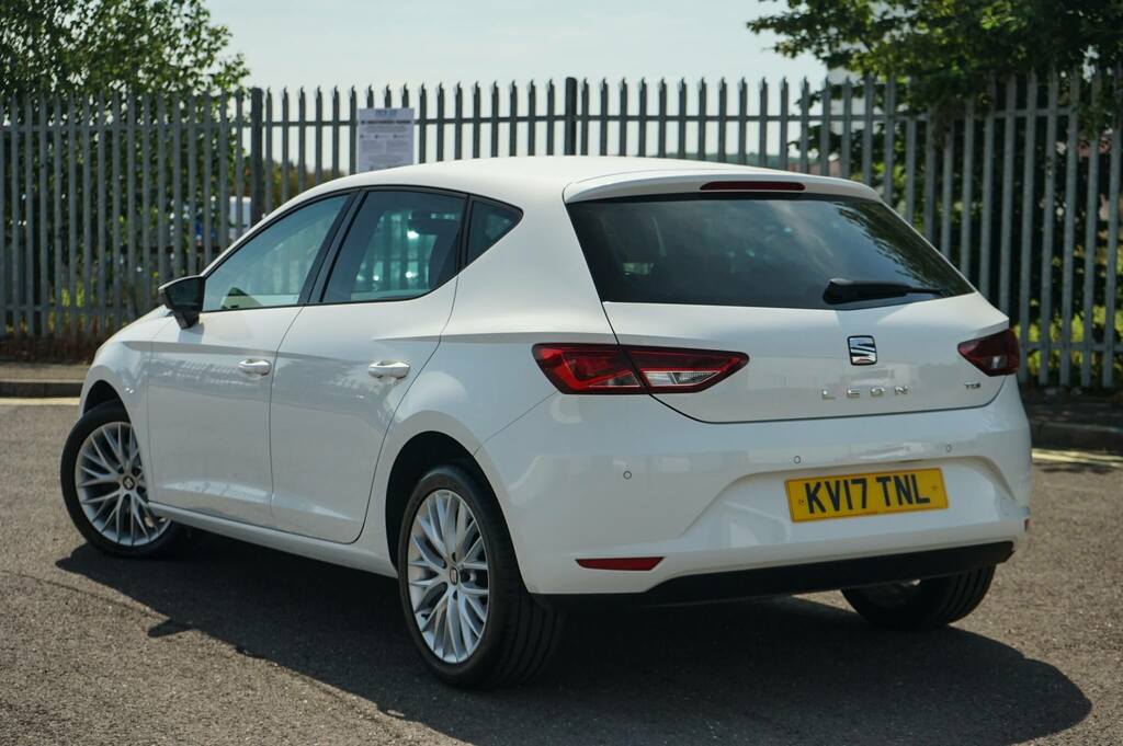 Seat Leon 1.6 Tdi 110 Se Dynamic Technology White #2