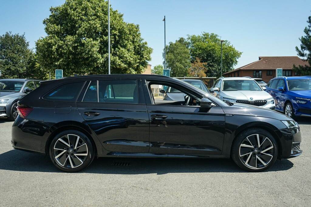 Skoda Octavia 2.0 Tdi 150 Sportline Dsg YK75RVO Black #4