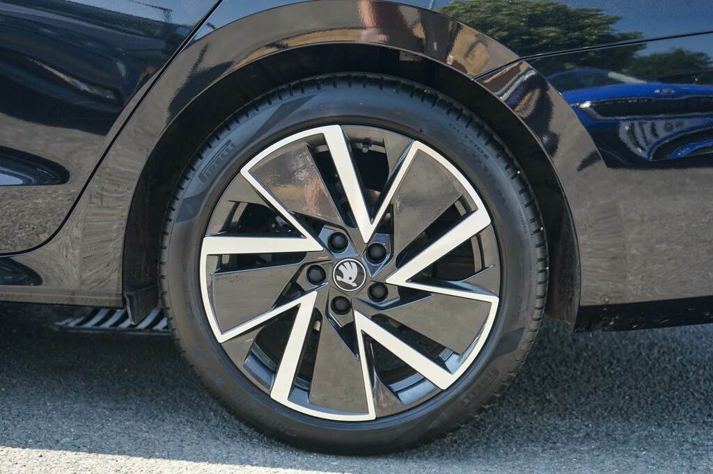 Skoda Octavia 2.0 Tdi 150 Sportline Dsg YK75RVO Black #5