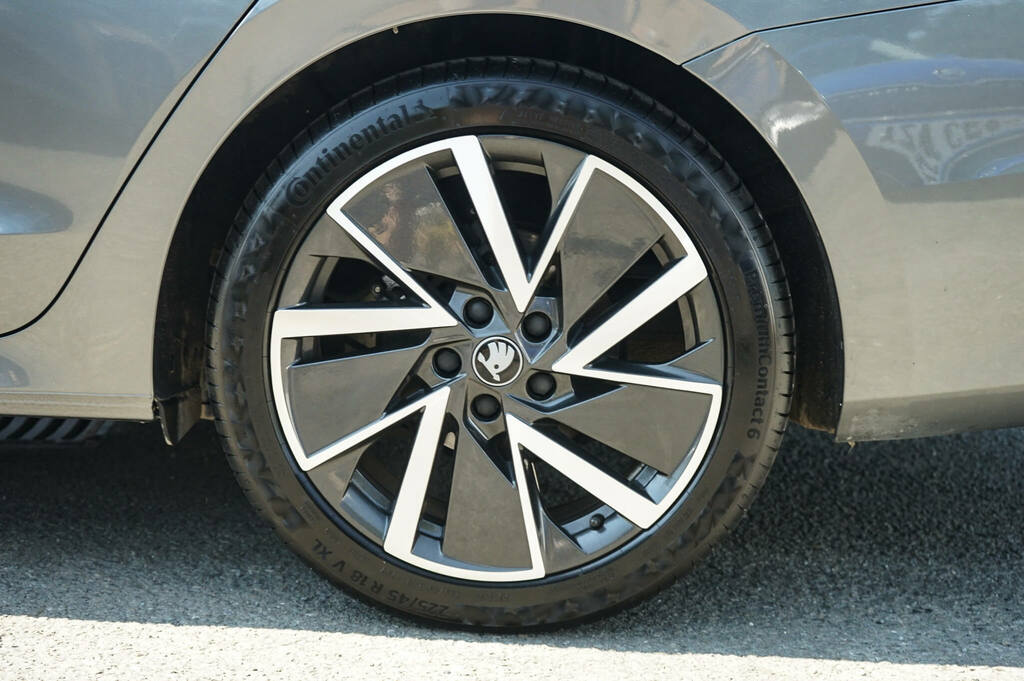 Skoda Octavia 2.0 Tdi 150 Sportline Dsg YK75RXX Grey #5