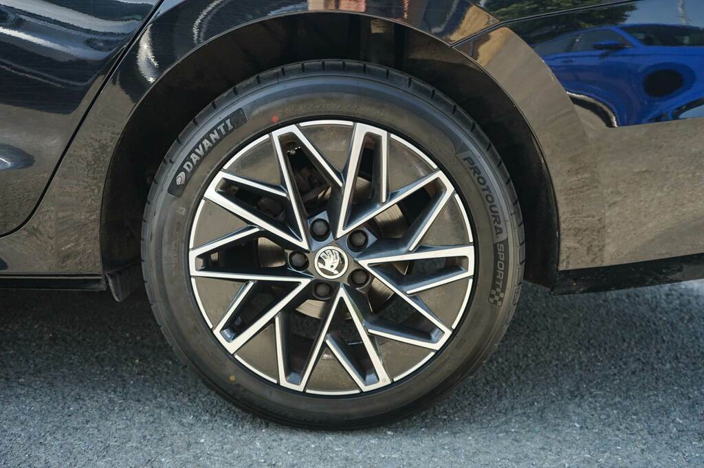 Skoda Octavia 1.5 Tsi Se L Black #3