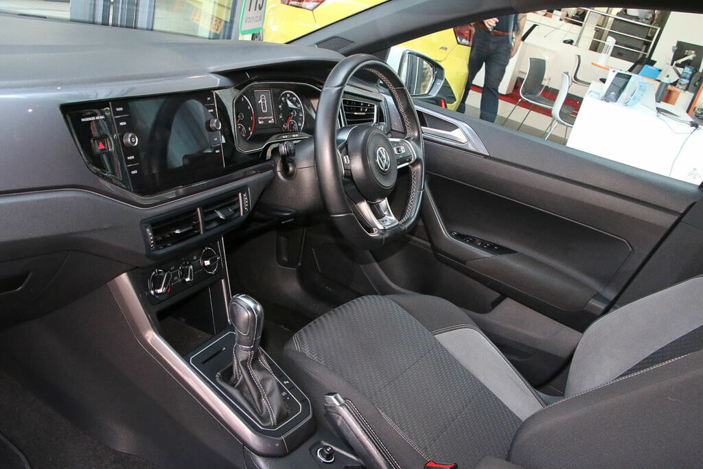 Volkswagen Polo 1.0 Tsi 115 R-line Dsg FR19NTA Silver #2