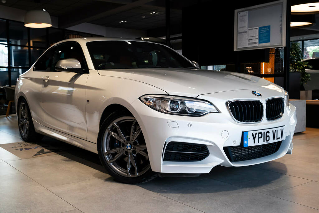 BMW 2 Series M235i Step White