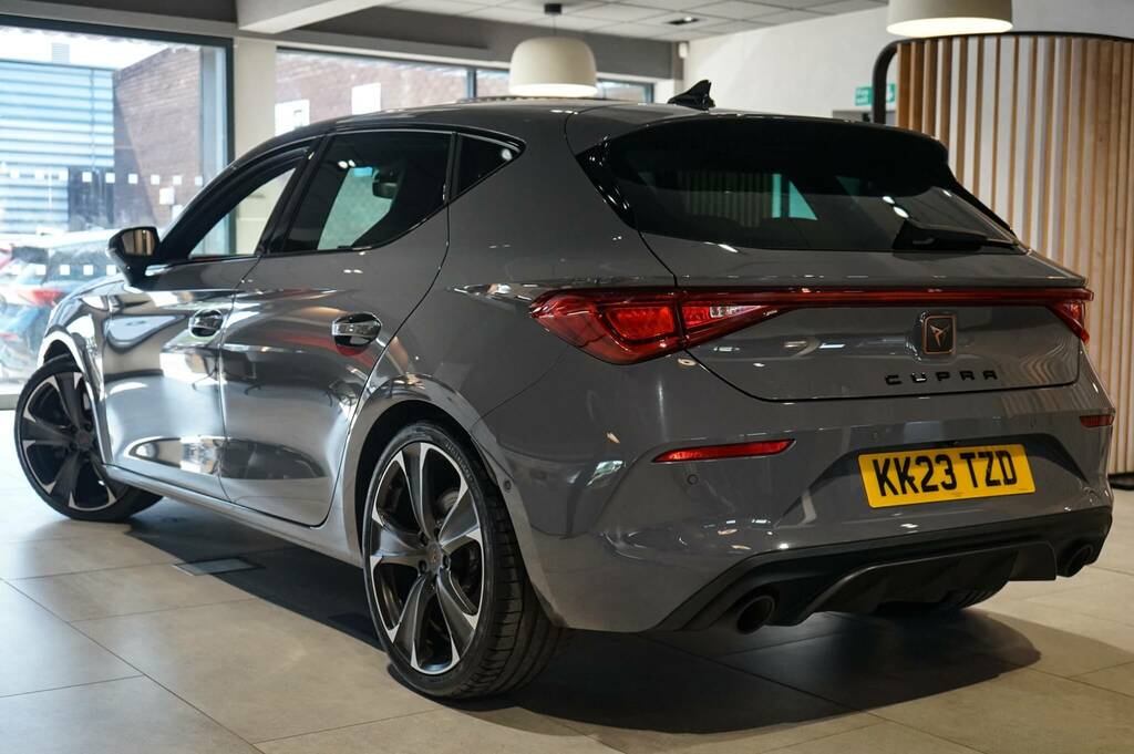 Cupra Leon 2.0 Tsi Vz2 Dsg KK23TZD Grey #3