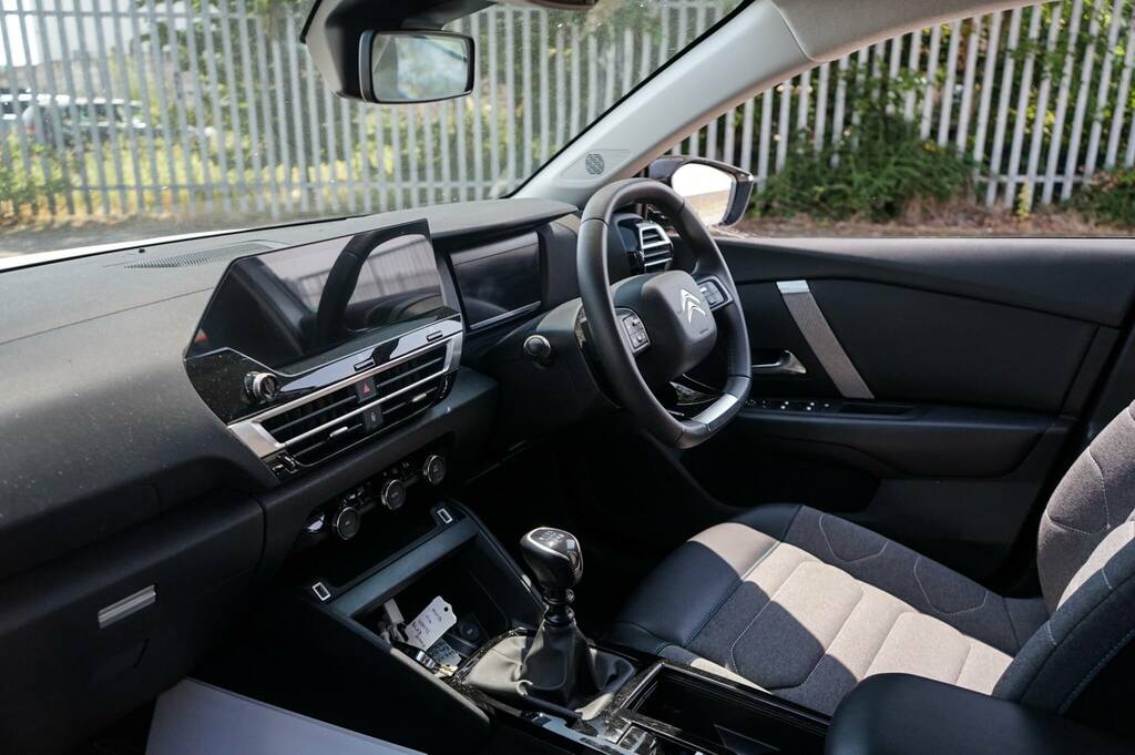 Citroen C4 1.2 Puretech Sense BL23ZMY White #2