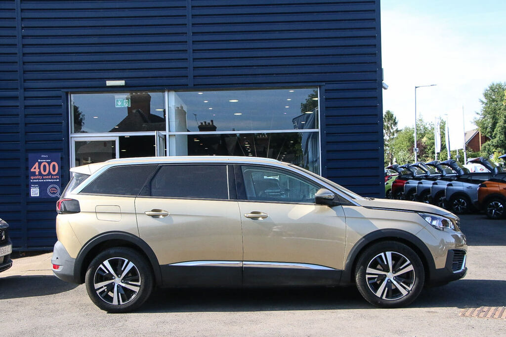 Peugeot 5008 1.2 Puretech Allure Eat6 Gold #4