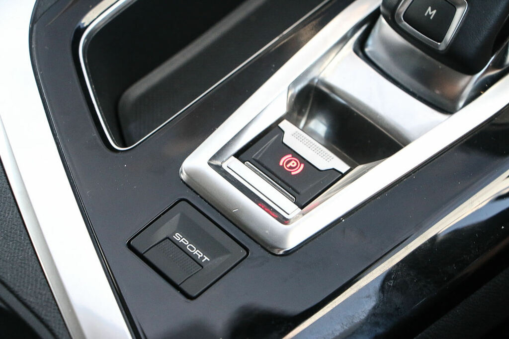 Peugeot 5008 1.2 Puretech Allure Eat6 Gold #6