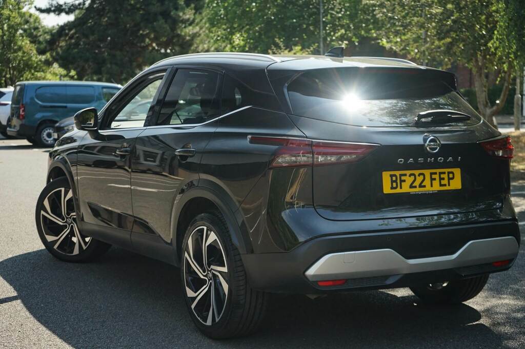 Nissan Qashqai 1.3 Dig-t Mh 158 Tekna BF22FEP Black #3