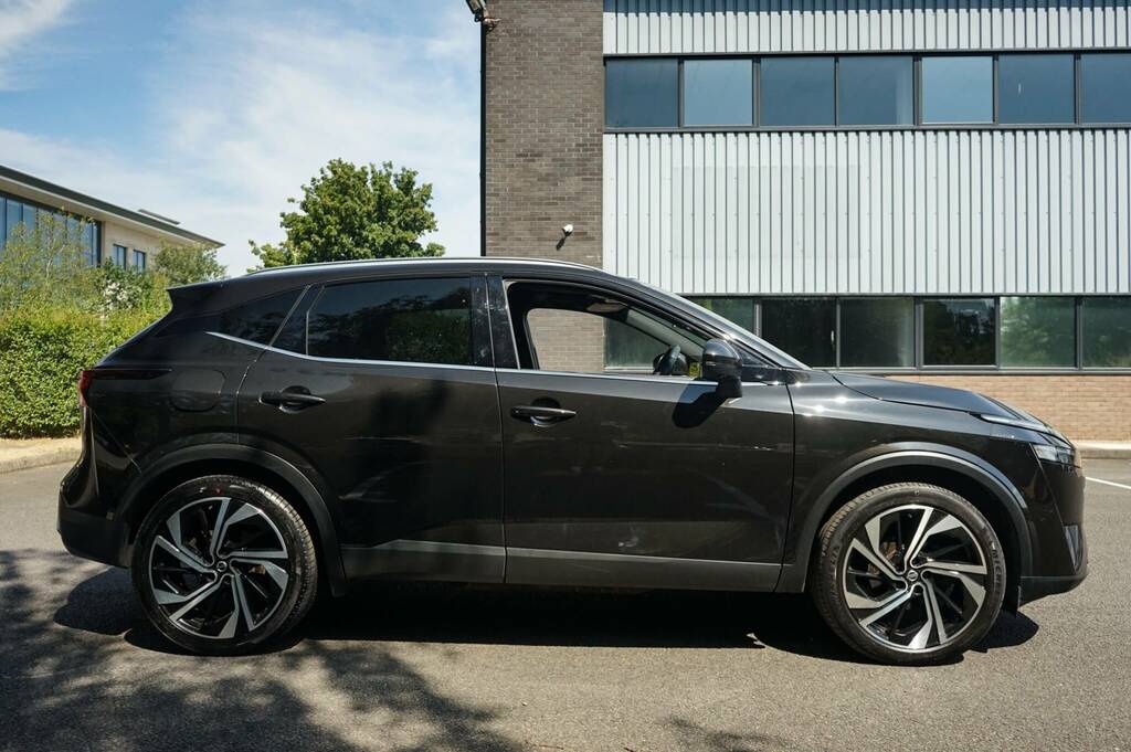 Nissan Qashqai 1.3 Dig-t Mh 158 Tekna BF22FEP Black #4