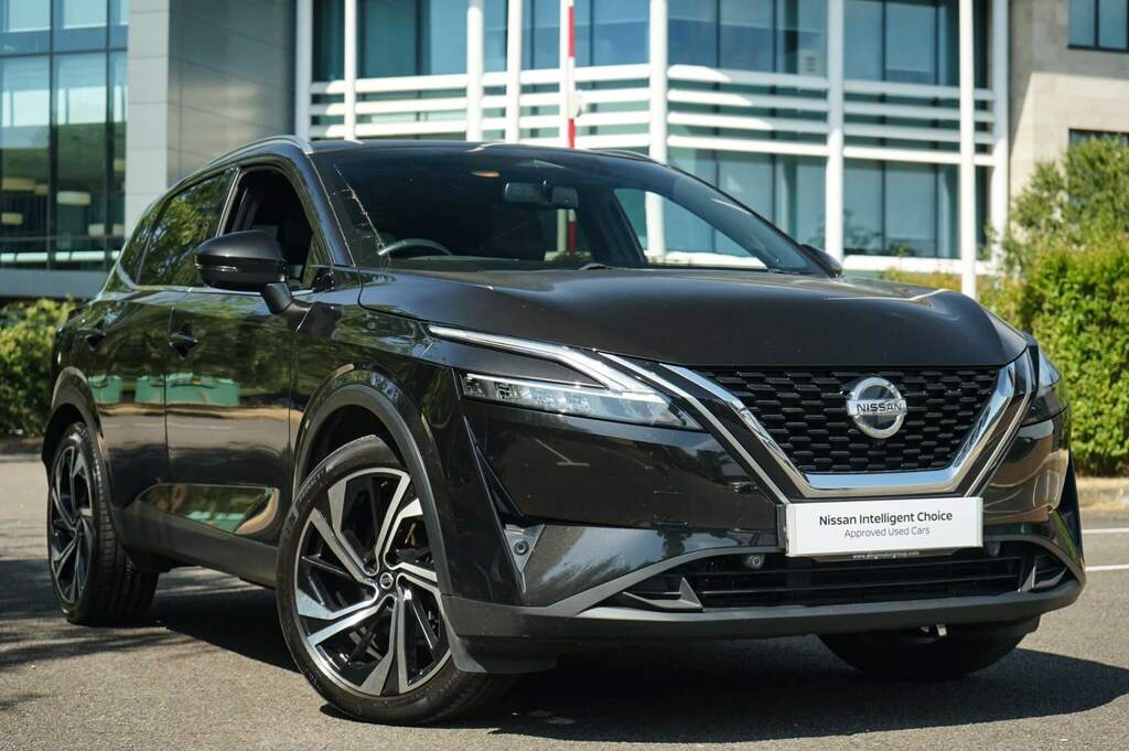 Nissan Qashqai 1.3 Dig-t Mh 158 Tekna Black