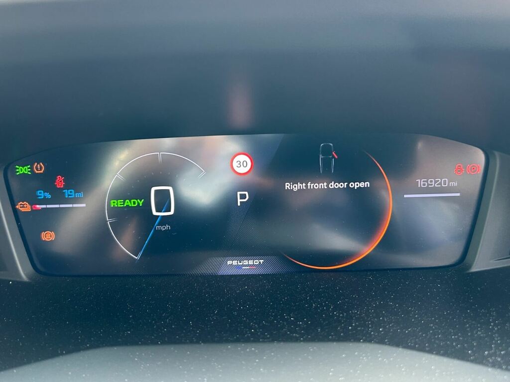 Peugeot e-2008 50Kwh Allure 7Kw Charger  #7