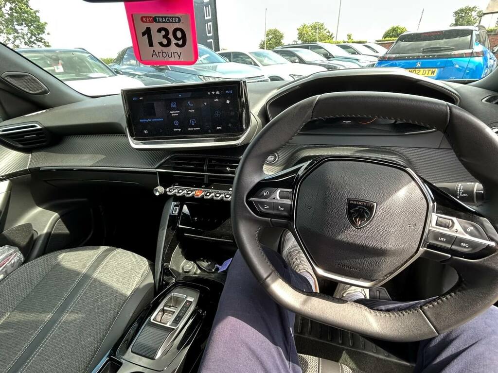 Peugeot e-2008 100Kw Allure 50Kwh Black #6