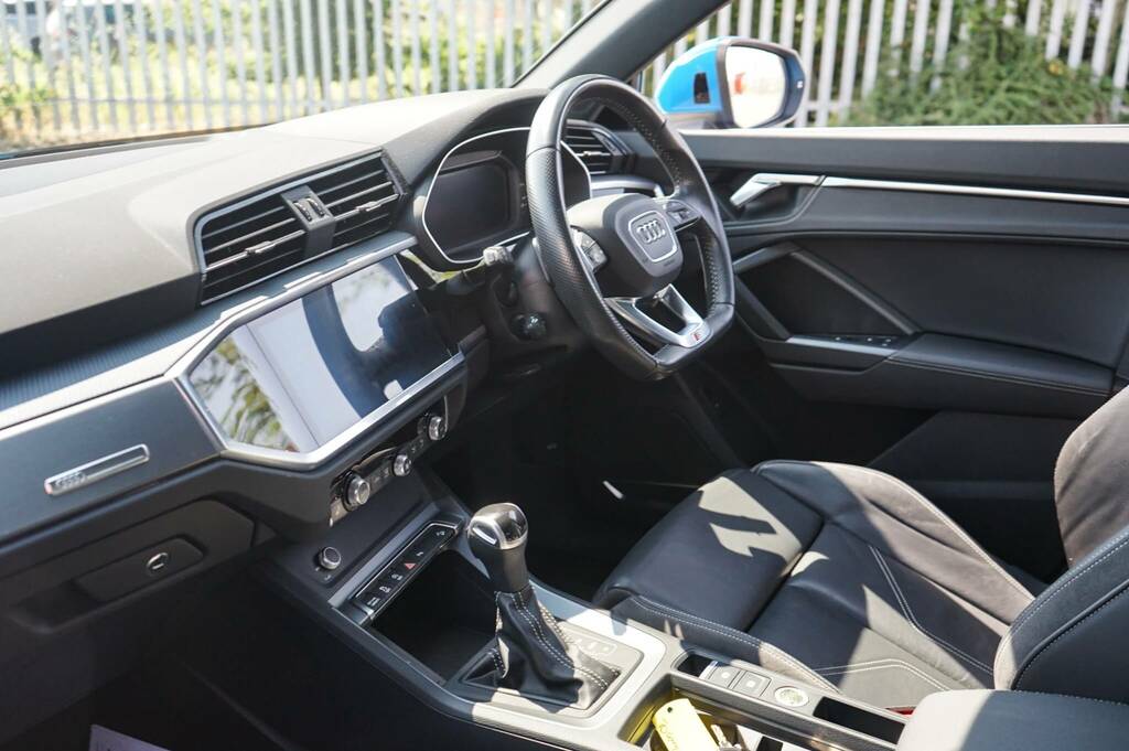 Audi Q3 35 Tdi S Line S Tronic YH20TVZ Blue #2