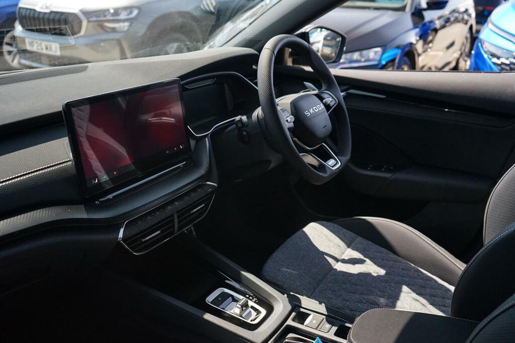 Skoda Octavia 1.5 Tsi 150 E-tec Sportline Dsg Black #2