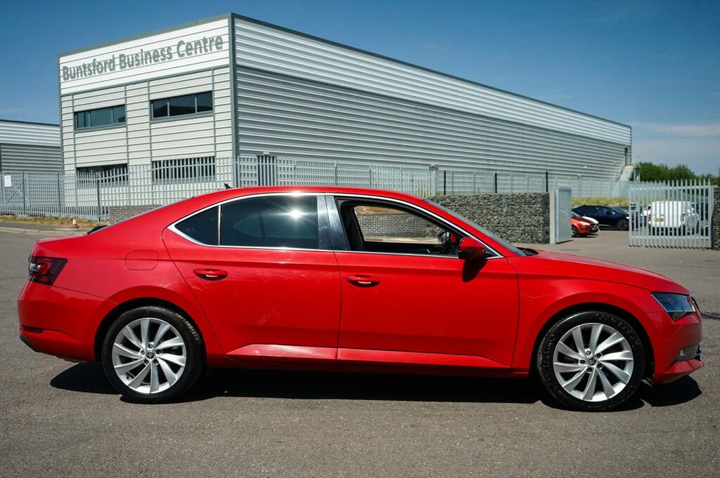 Skoda Superb 1.5 Tsi Se L Executive Red #3