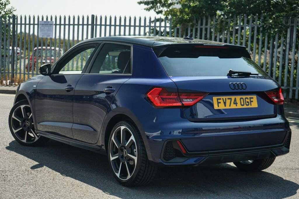 Audi A1 35 Tfsi Black Edition S Tronic FV74OGF Blue #3