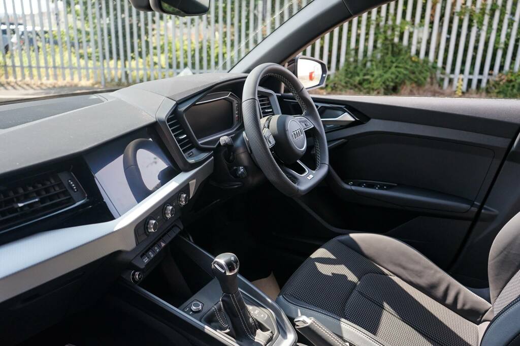 Audi A1 35 Tfsi Black Edition S Tronic FV74OGF Blue #2