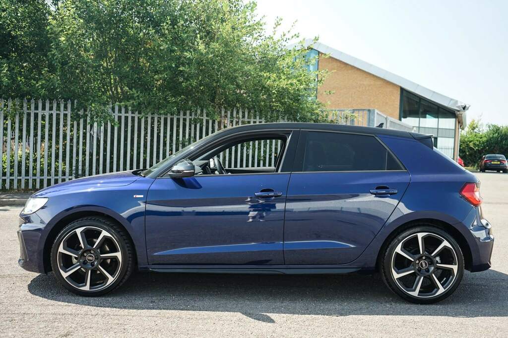 Audi A1 35 Tfsi Black Edition S Tronic FV74OGF Blue #4