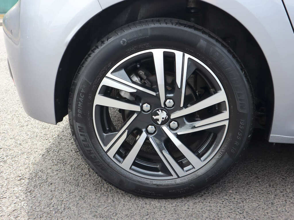 Peugeot 208 1.2 Puretech Allure Premium Euro 6 Ss Red #26