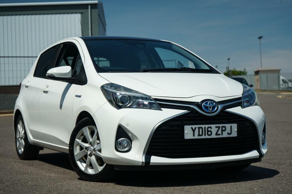 Toyota Yaris 1.5 Hybrid Excel Tss Cvt White