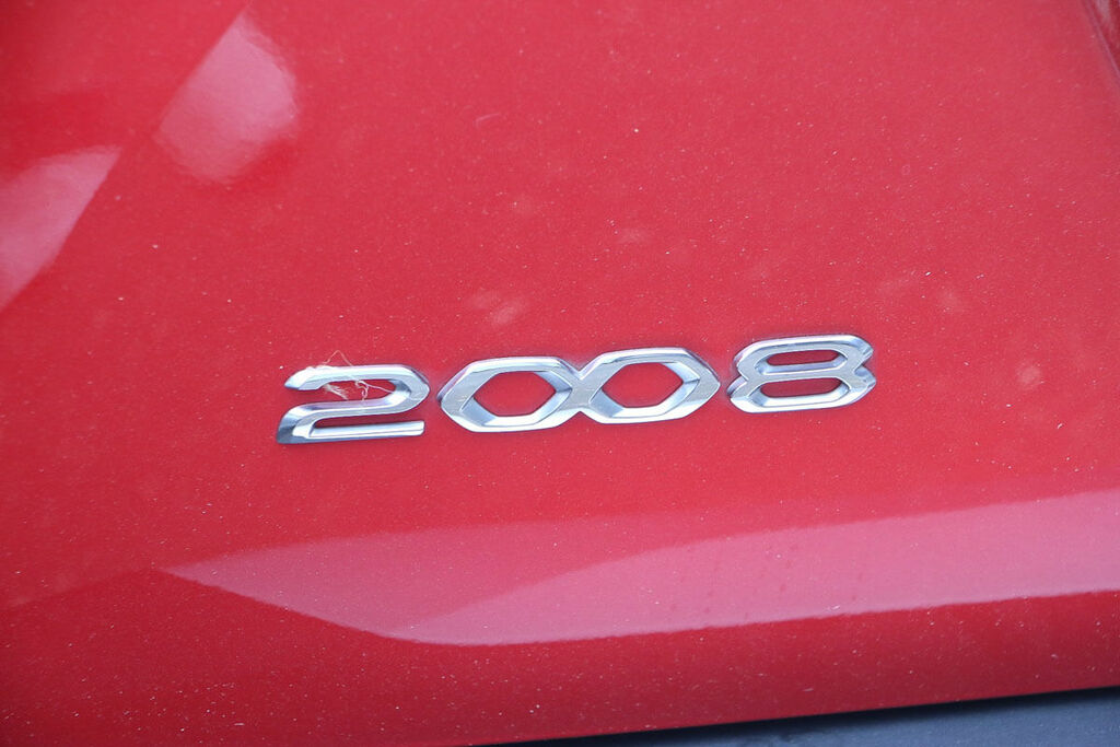 Peugeot 2008 1.2 Puretech 130 Gt Eat8 GJ21KWT Red #5