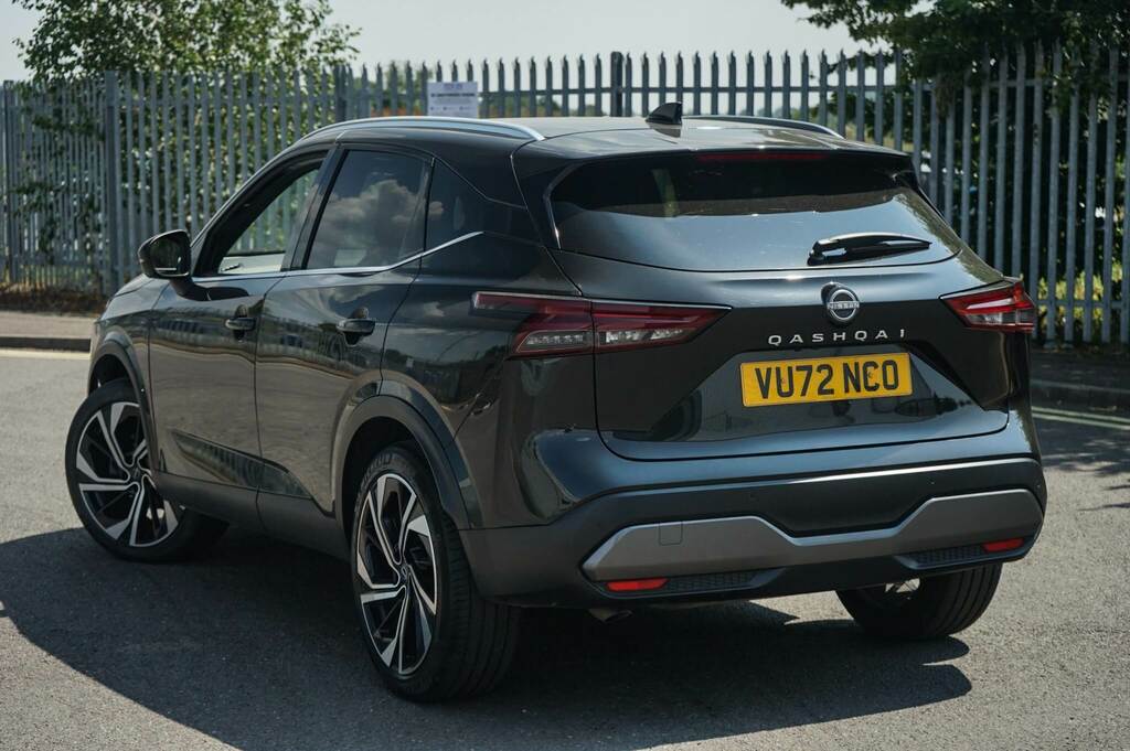 Nissan Qashqai 1.3 Dig-t Mh 158 Tekna VU72NCO Black #3