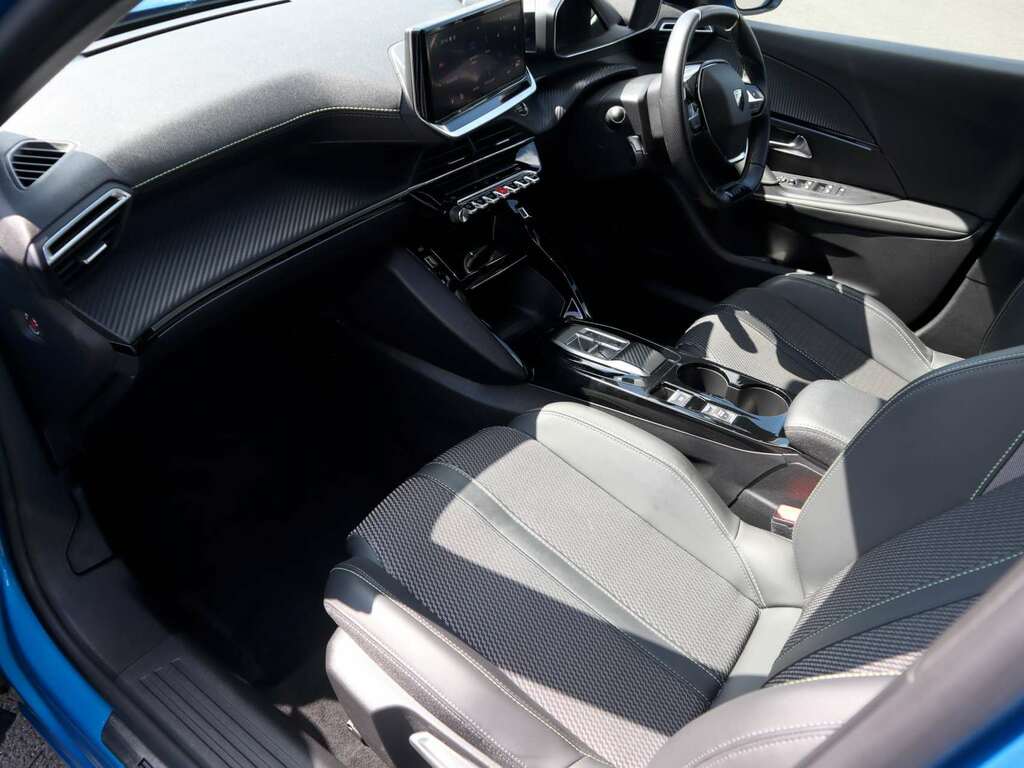 Peugeot e-2008 50Kwh Allure Suv 7Kw Charger #33