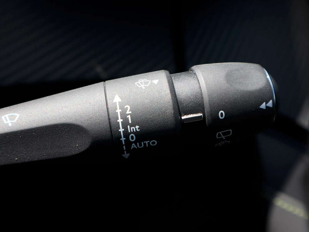 Peugeot e-2008 50Kwh Allure Suv 7Kw Charger #16