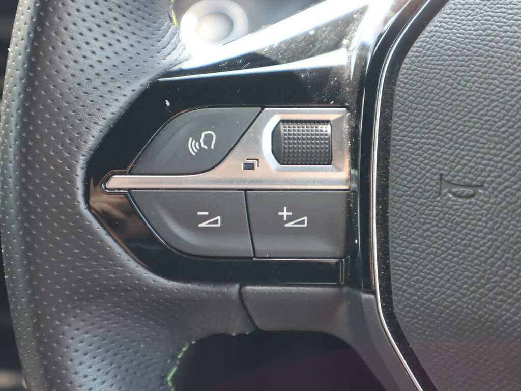 Peugeot e-2008 50Kwh Allure Suv 7Kw Charger #35