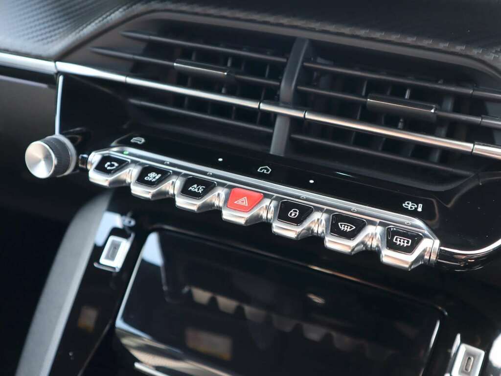 Peugeot e-2008 50Kwh Allure Suv 7Kw Charger #25