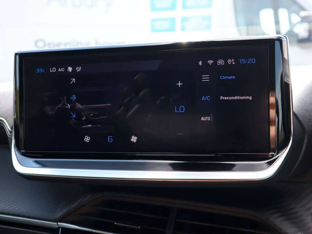 Peugeot e-2008 50Kwh Allure Suv 7Kw Charger #18