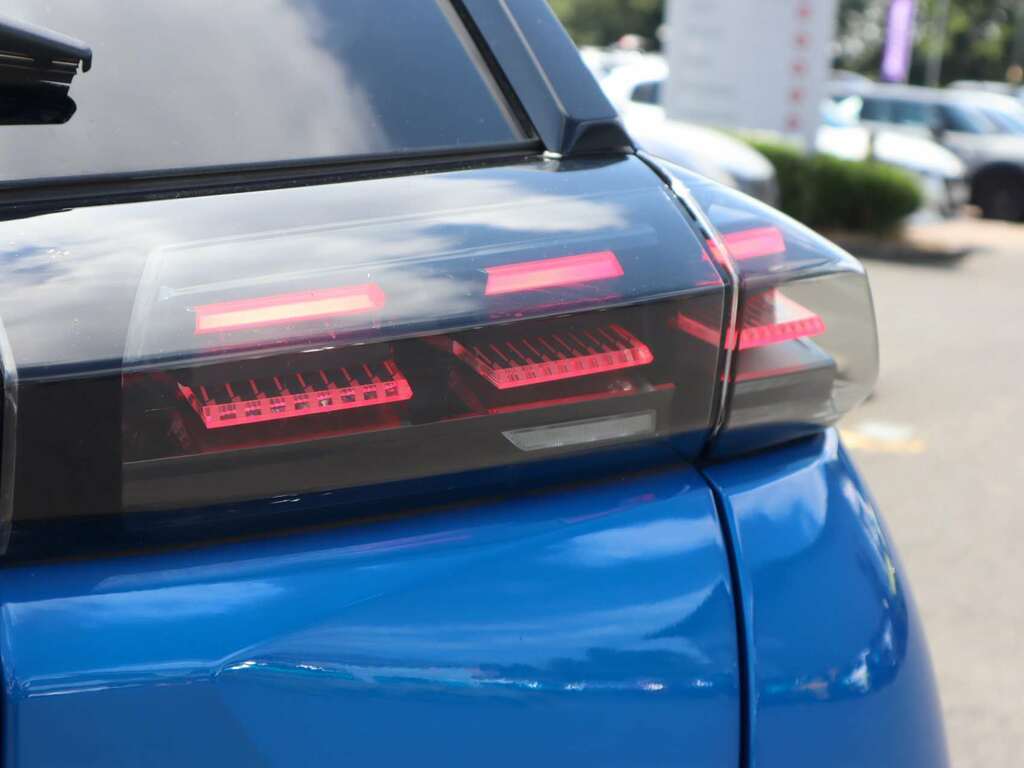 Peugeot e-2008 50Kwh Allure Suv 7Kw Charger #11