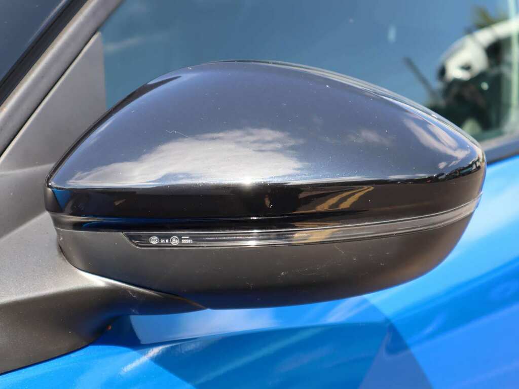 Peugeot e-2008 50Kwh Allure Suv 7Kw Charger #10