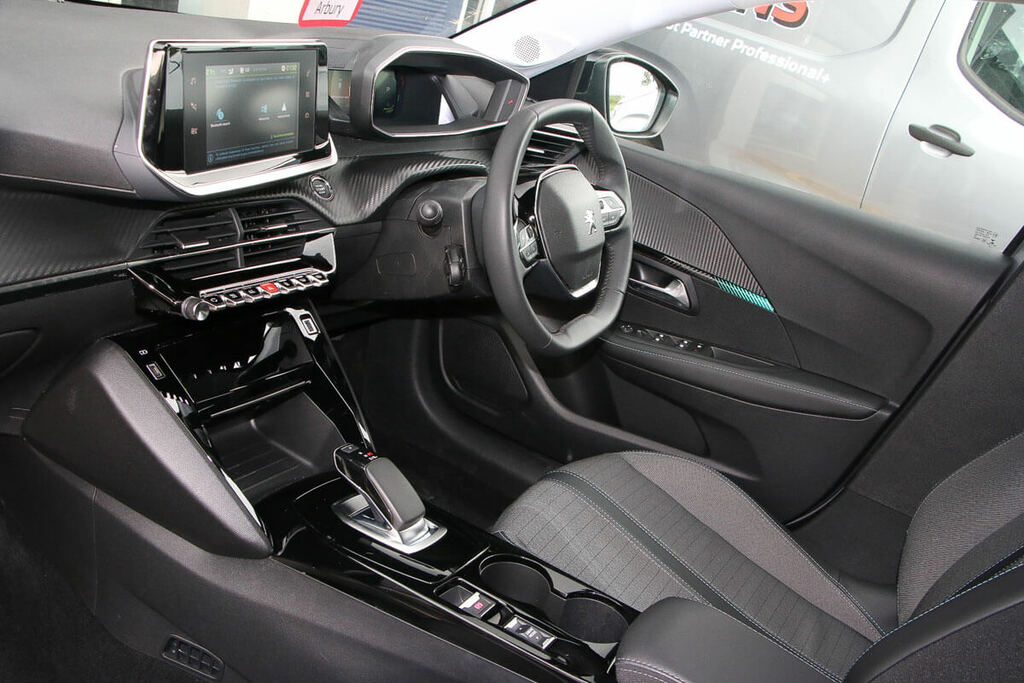 Peugeot e-208 50Kwh Gt Premium Cwvehiclemarketing White #31