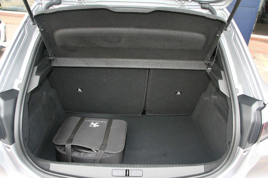 Peugeot e-208 50Kwh Gt Premium Cwvehiclemarketing White #32