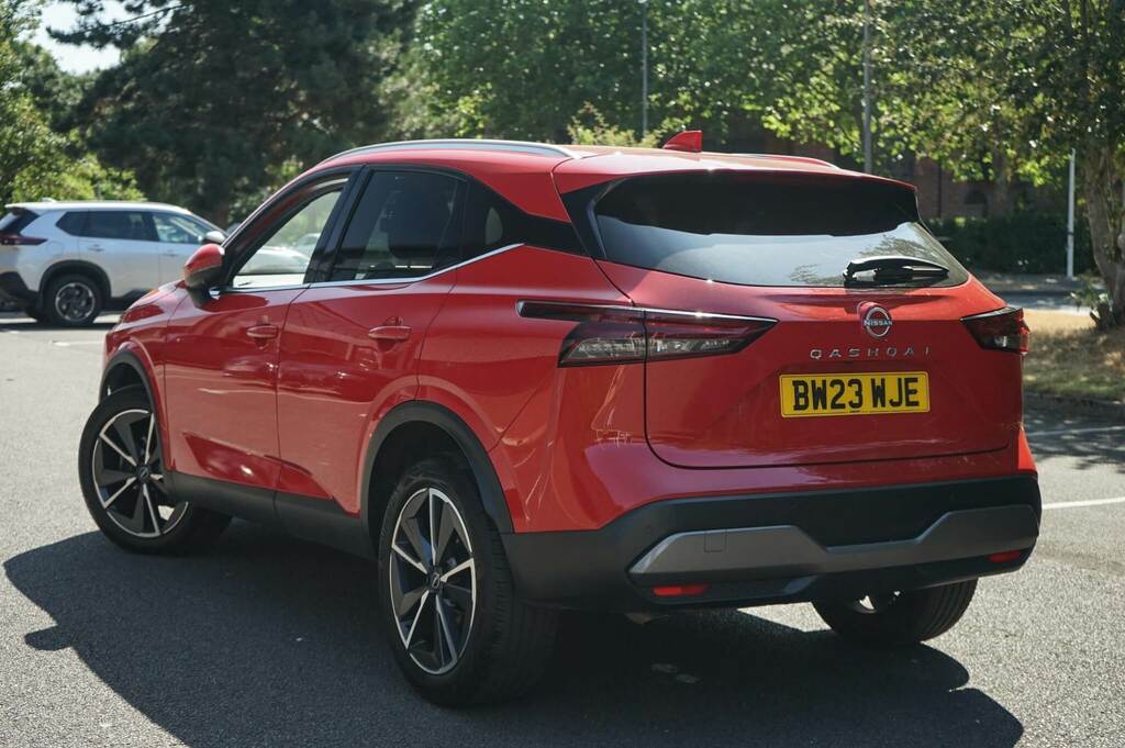 Nissan Qashqai 1.3 Dig-t Mh 158 Tekna Xtronic BW23WJE Red #3