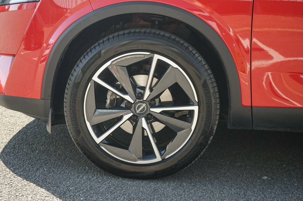 Nissan Qashqai 1.3 Dig-t Mh 158 Tekna Xtronic BW23WJE Red #5