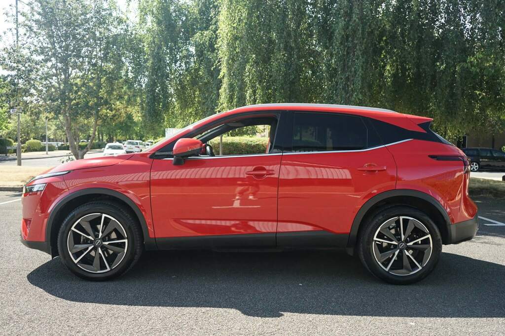 Nissan Qashqai 1.3 Dig-t Mh 158 Tekna Xtronic BW23WJE Red #4