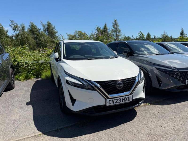 Nissan Qashqai 1.3 Dig-t Mh Acenta Premium White